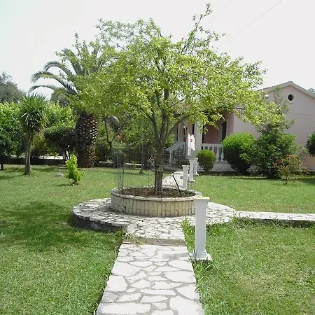 Nikos Appartement Akharavi